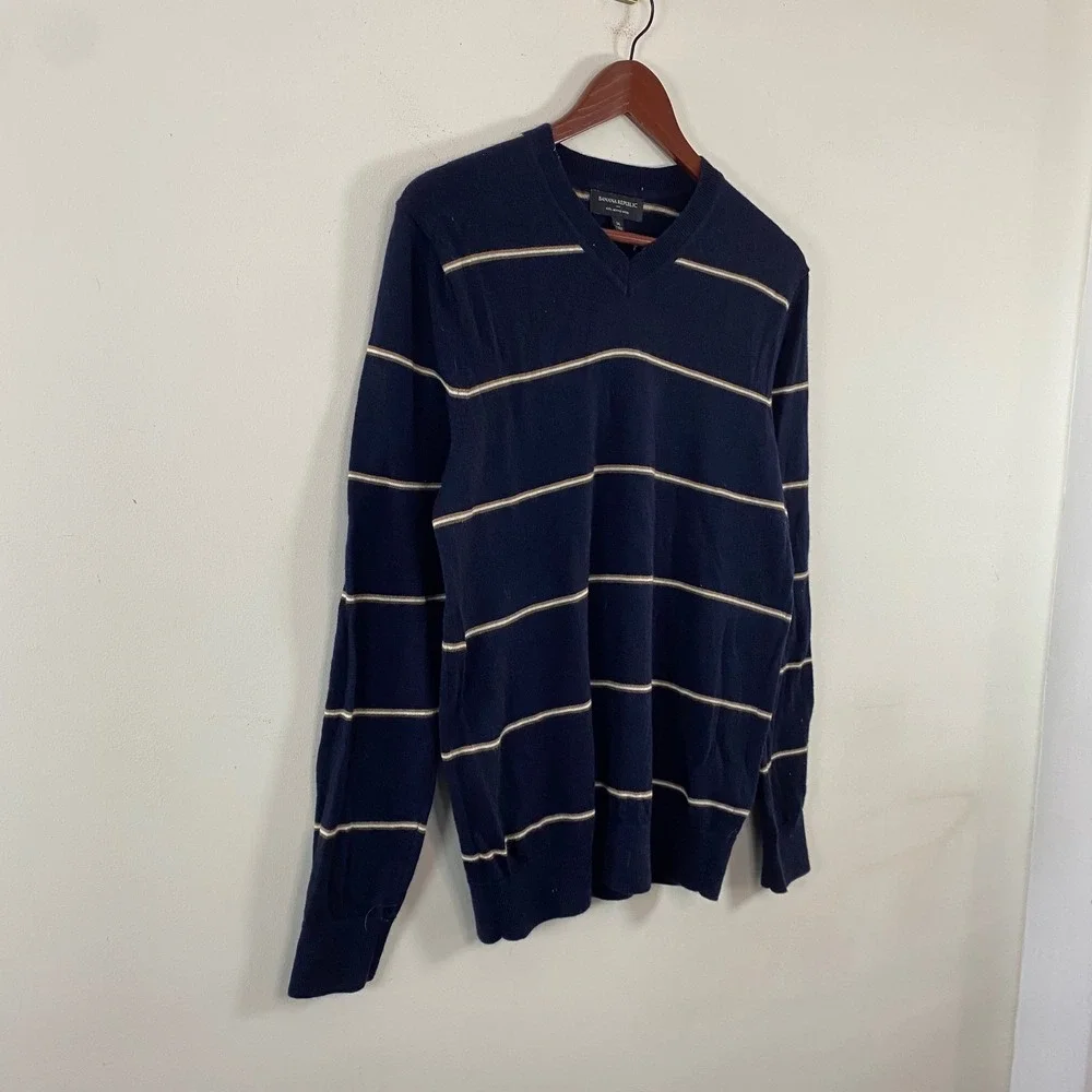 Banana‎ Republic Merino Wool Striped V-Neck Knit Sweater Navy Cream Mens Medium